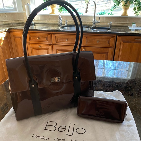 Beijo Purse - Picture 1 of 2